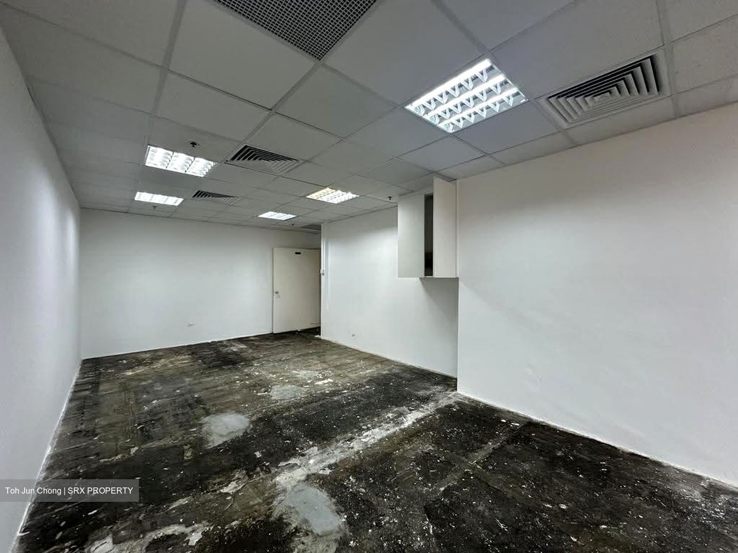 International Plaza (D2), Office #610487581